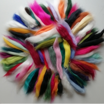 100 g Směs náhodných barev...